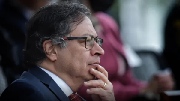 La cirugía de Petro para salvar la reforma a la salud