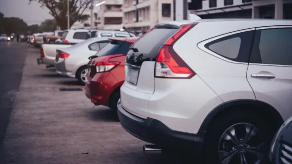 Ventas de vehículos nuevos en Colombia mantienen caída en octubre