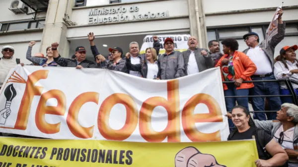 Docentes de colegios públicos tendrán nueva bonificación: ¿De cuánto será?