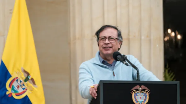 "Mi Gobierno impulsará la entrada del país hacia las nuevas tecnologías en 5G": Gustavo Petro