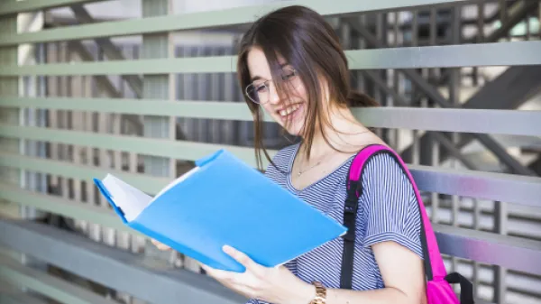 Becas para estudiar pregrados en la Universidad de La Salle, ¿cómo aplicar?