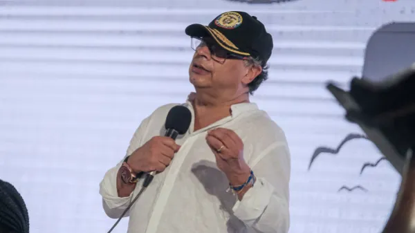“Están buscando caminos para sacar al presidente": Gustavo Petro por allanamiento de la Fiscalía a Fecode