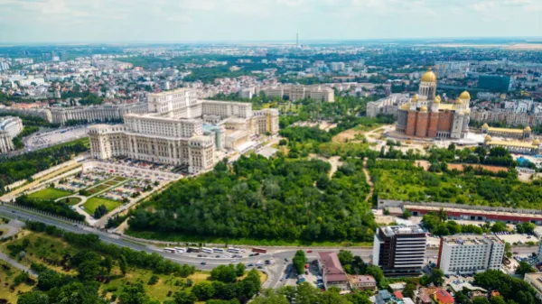 Abren becas para licenciaturas, maestrías y doctorados en Rumania: cubren matrícula, alojamiento y más