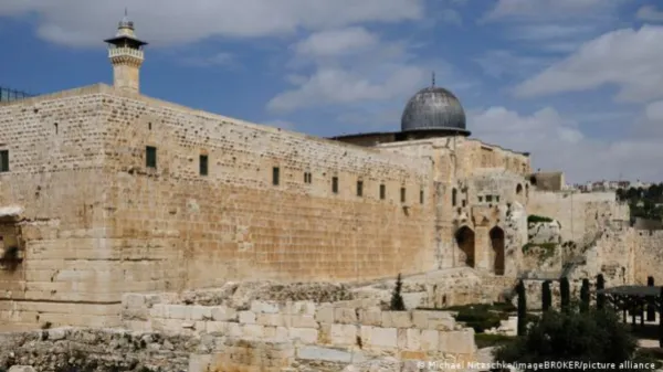 Israel niega a palestinos rezo en Explanada de las Mezquitas