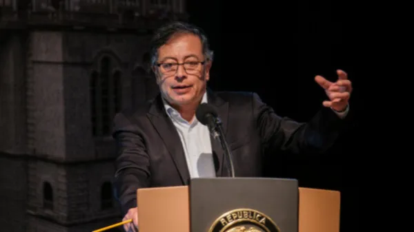 "Les pido perdón a todas las familias de victimas de feminicidio": Gustavo Petro por el 8M