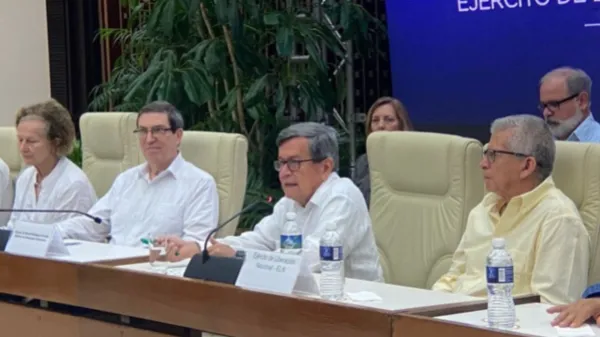 ELN solicita "reunión extraordinaria" al Gobierno, antes de empezar nuevo ciclo de negociaciones