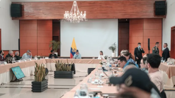 ¿Qué es y cuándo se nombra a un funcionario 'ad hoc' en Colombia?