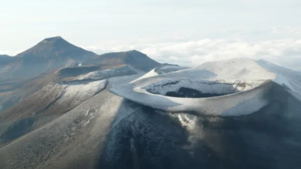 Volcán Puracé entra en alerta naranja y "aumenta probabilidad de erupción, sin que sea inminente"