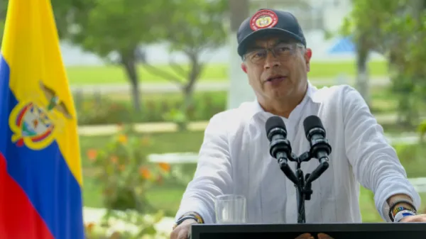"Las decisiones del ministro de Educación 'ad hoc' son también las mías": Gustavo Petro