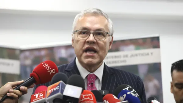 Se hará trámite de emergencia a las solicitudes de protección en la UNP: ministro Néstor Osuna