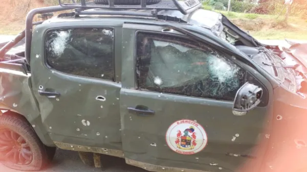 Ataques contra la fuerza pública en la vía Panamericana: un helicóptero fue baleado en Piendamó, Cauca