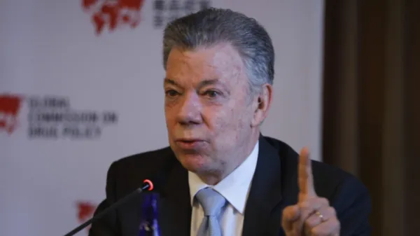 "Inconveniente e innecesaria": una vez más el expresidente Juan Manuel Santos rechaza la propuesta de constituyente de Gustavo Petro