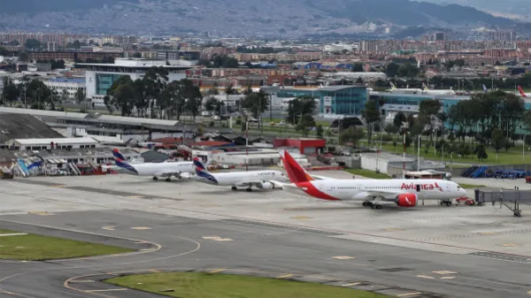 ¿Qué está pasando con el combustible para aviones en Colombia?