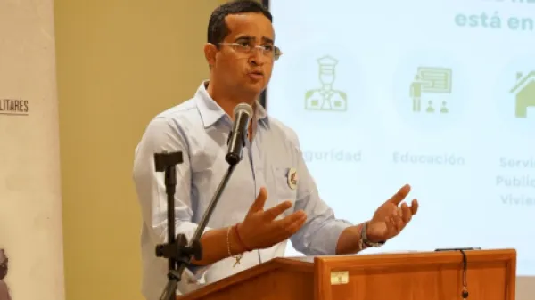 Gobernador de La Guajira alerta por posible crisis humanitaria por la situación en Venezuela y dice que todo se puede agravar