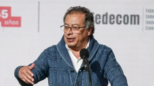 "Nos bota un limbo jurídico bastante confuso": Gustavo Petro critica decisión sobre monto del Presupuesto General