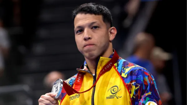 Nelson Crispín logró otra medalla de plata y se convirtió en el colombiano más ganador en la historia de los Juegos Paralímpicos