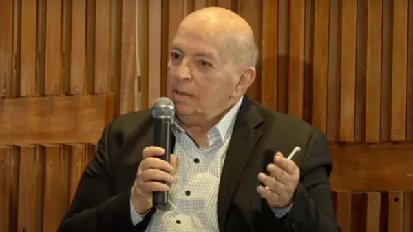 "Para avanzar en el proceso se requiere una negociación territorial y no nacional": Otty Patiño