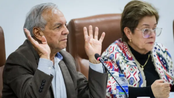 ¿Reversazo del Gobierno? La caótica mañana por el presupuesto de la Registraduría para 2025