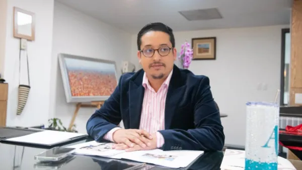 Cancillería inicia investigación disciplinaria contra cónsul Andrés Hernández, denunciado por estafa y acoso laboral