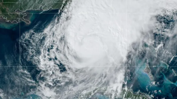Así avanzó el ojo del poderoso huracán Milton en las costas de Florida