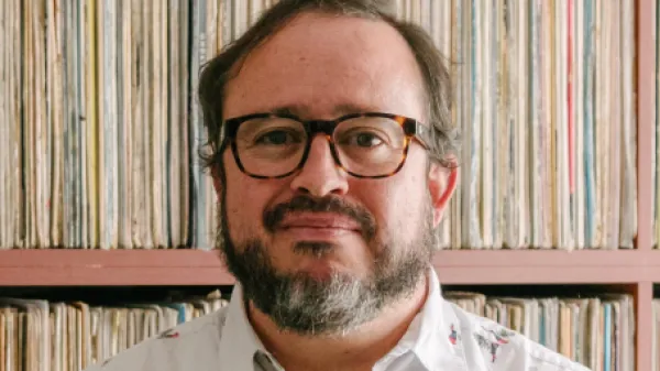 Entre surcos de música con Jaime Andrés Monsalve
