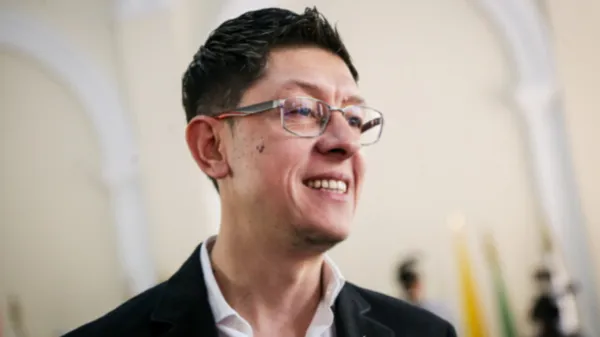 "No puedo aceptar que me acusen de marchitar una entidad que no está vinculada al Ministerio de Educación": Daniel Rojas responde a críticas por la crisis de Icetex