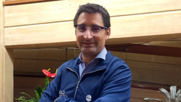 Bold, el emprendimiento que puso a cobrar a los vendedores de calle con datáfono