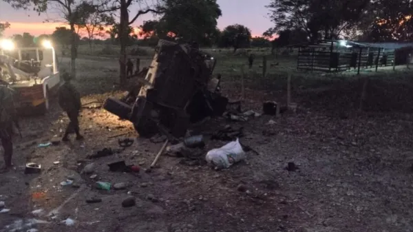 Ataque del ELN con explosivos dejó al menos dos soldados muertos y tres gravemente heridos en Saravena, Arauca