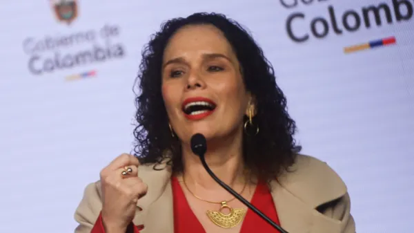 Renunció la ministra de Transporte, María Constanza García