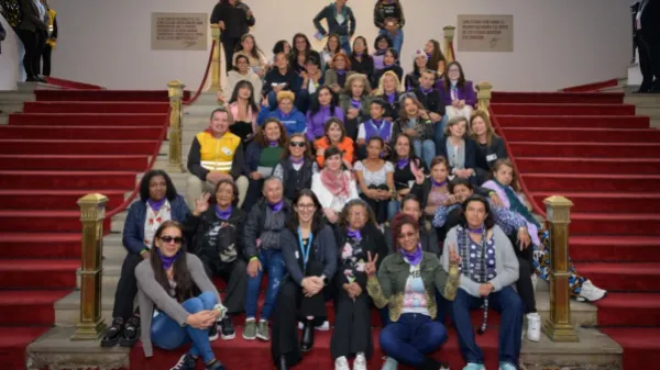 El presidente Petro y la canciller Sarabia compartieron con 50 mujeres en situación de calle para conmemorar el 8M