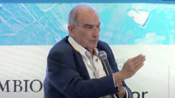 'Es un error decir que la consulta viola la separación de poderes': Humberto de La Calle