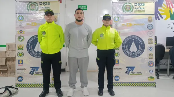 Capturan en El Dorado a uno de los delincuentes más buscados por hurto de Bogotá