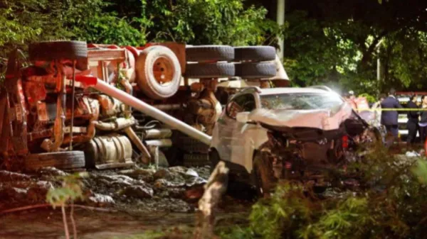 Accidente entre camión y vehículo particular generó trancones en la Autopista Sur de Bogotá: ya habilitaron la vía