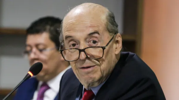 "Algo se está cocinando en mi contra": nueva carta de Álvaro Leyva denuncia amenazas contra él y su familia