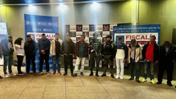 Capturan a un militar y a 12 civiles por tráfico de armas: lanza cohetes, armas largas y cortas fueron incautadas