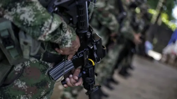 Relevan a cinco oficiales del Ejército por posibles fallas en el operativo en el que asesinaron a siete militares en Guaviare