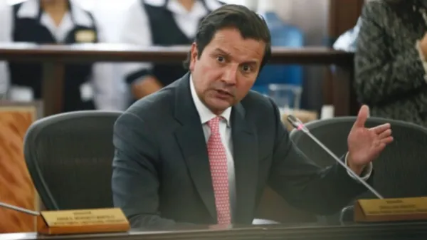 Precandidato David Luna denuncia robo en su sede y dice ser víctima de hostigamiento