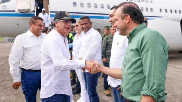 Gustavo Petro y Alejandro Eder