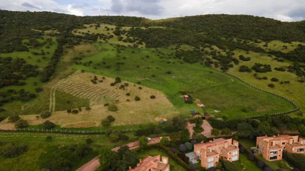 La disputa por una mansión que se construiría en zona de reserva forestal en Chía