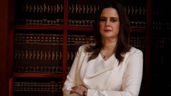 Con un llamado a defender la independencia judicial, Corte Constitucional posesiona a la magistrada Lina Escobar