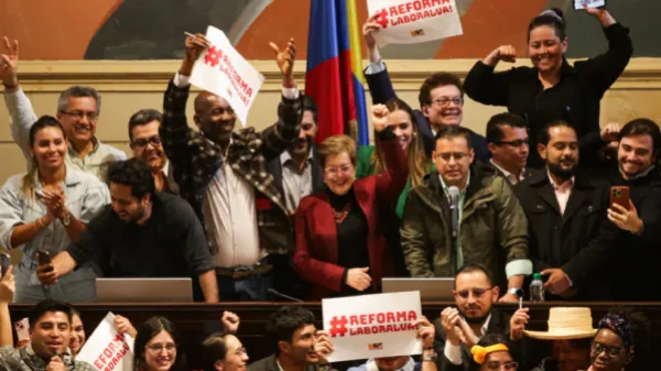 El Gobierno se quedó sin consulta pero con reforma: en manos de estos congresistas está la conciliación de la laboral