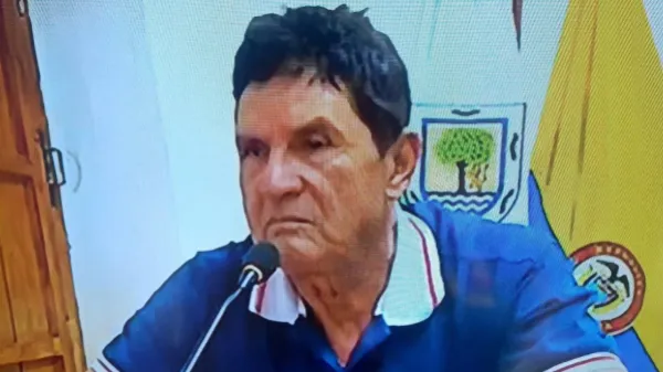 Testigo en juicio a Álvaro Uribe fue grabado ensayando su declaración
