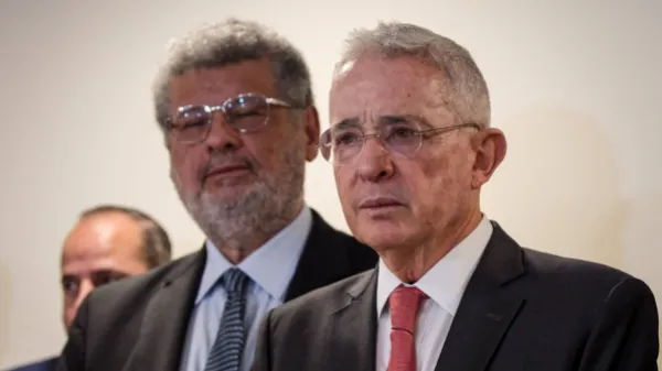 Defensa de Uribe se echa para atrás y desiste del testimonio de Juan Guillermo Monsalve