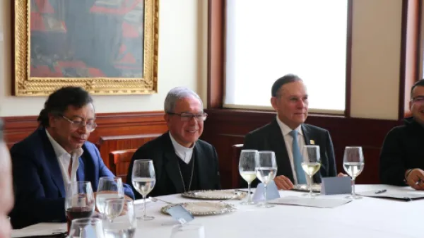 Gustavo Petro, Efraín Cepeda y representantes de las altas cortes se reúnen para "armonizar la palabra"