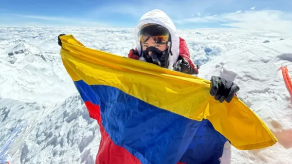 “En el último tramo se me olvidó que estaba enferma, cansada, con hambre: te vuelves uno con la montaña”: Margarita Moreno, la primera colombiana en escalar las cumbres más altas de cada continente