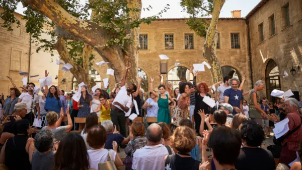 En Aviñón, los artistas toman la palabra frente al silencio de Europa
