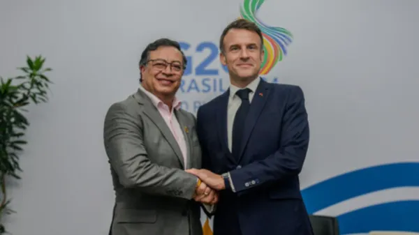 ‘Nunca le doy lecciones a alguien del sur y es extraño recibirlas’: el cruce entre Gustavo Petro y Emmanuel Macron en pleno debate sobre el cambio climático