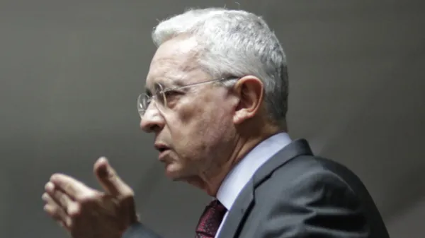 Soborno en actuación penal: el primer delito que la jueza le acreditó al expresidente Álvaro Uribe Vélez