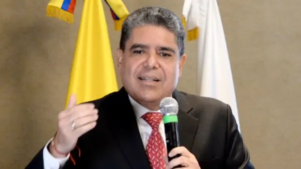‘No voy a contradecir, ni a sustentar la cifra del presidente’: contralor Carlos Hernán Rodríguez sobre deudas de las EPS