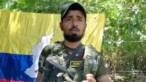 ¿Quién es alias Mocho Olmedo? Prontuario y acusaciones del jefe guerrillero al que Gustavo Petro le frenó la extradición
